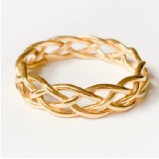 Geometric Spiral Celtic Knot Ring